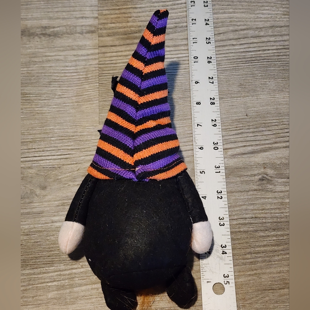 NWOT Halloween Gnome Witch Plush Elf Bats  Decor‎ Farmhouse Plaid KZ - Picture 3 of 3
